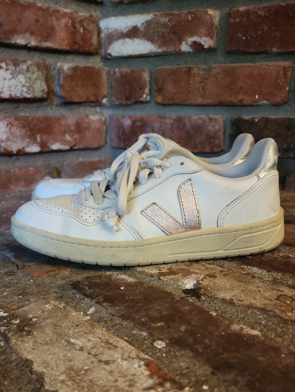 VEJA V-10 White Platine Rose Gold Leather Sneakers Women’s